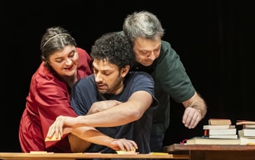 On n’est pas assez nombreux pour jouer Shakespeare – Cie Le Chat du Désert