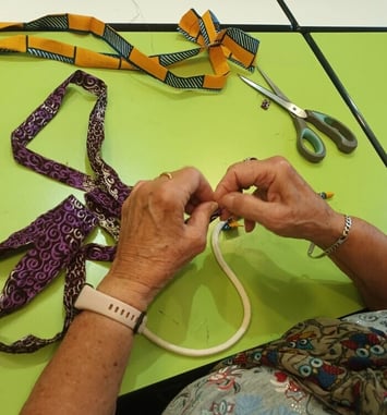 Création de bijoux textiles