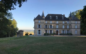 Promenade au sein du domaine agricole et forestier autour du château familial d'Armanais