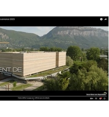 Projection de films dans l'auditorium