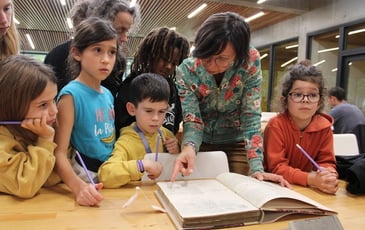 Dans les coulisses des Archives : visite guidée spéciales familles