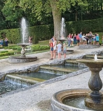 Visite des jardins et manœuvres des eaux des fontaines