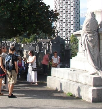 L'au-delà du féminisme, visite guidée au cimetière Saint-Roch par Anaïs Gui-Diby
