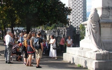 L'au-delà du féminisme, visite guidée au cimetière Saint-Roch par Anaïs Gui-Diby
