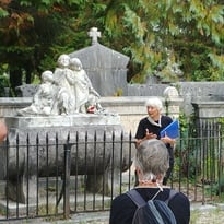 Mémoires de vies, mémoire de ville du XIXe siècle à nos jours, visite guidée au cimetière Saint-Roch par Mao Tourmen