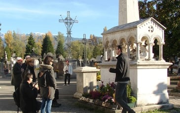Prêtres et religieuses au cimetière Saint-Roch : des destins spirituels croisés, par Xavier Giacomazzi