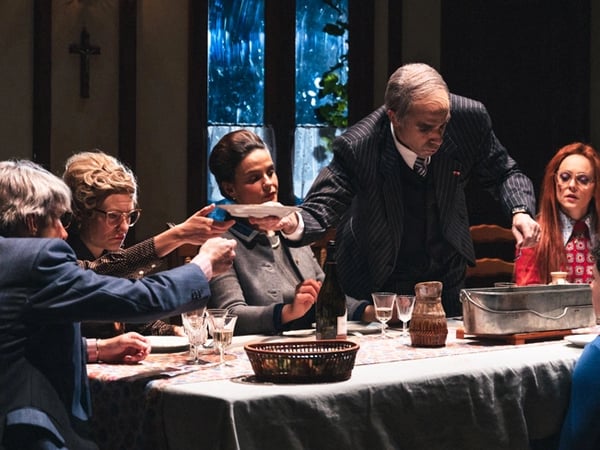 Le Dîner chez les Français de V. Giscard d’Estaing, épisode 3 : Huit rois (nos présidents)