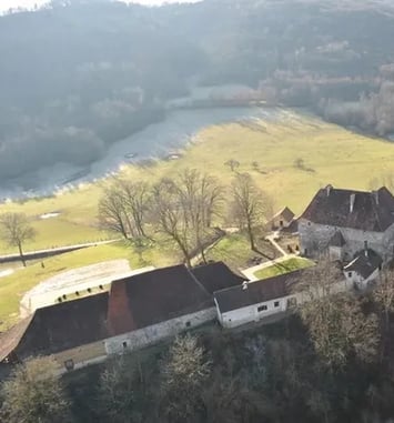 Visite guidée des extérieurs de la Maison Forte du Mollarond, 14ème siècle