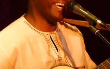 De Sète à Yaoundé avec Louis Essem : chanson française et camerounaise