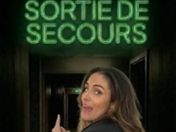 Jenna Segura dans Sortie de secours
